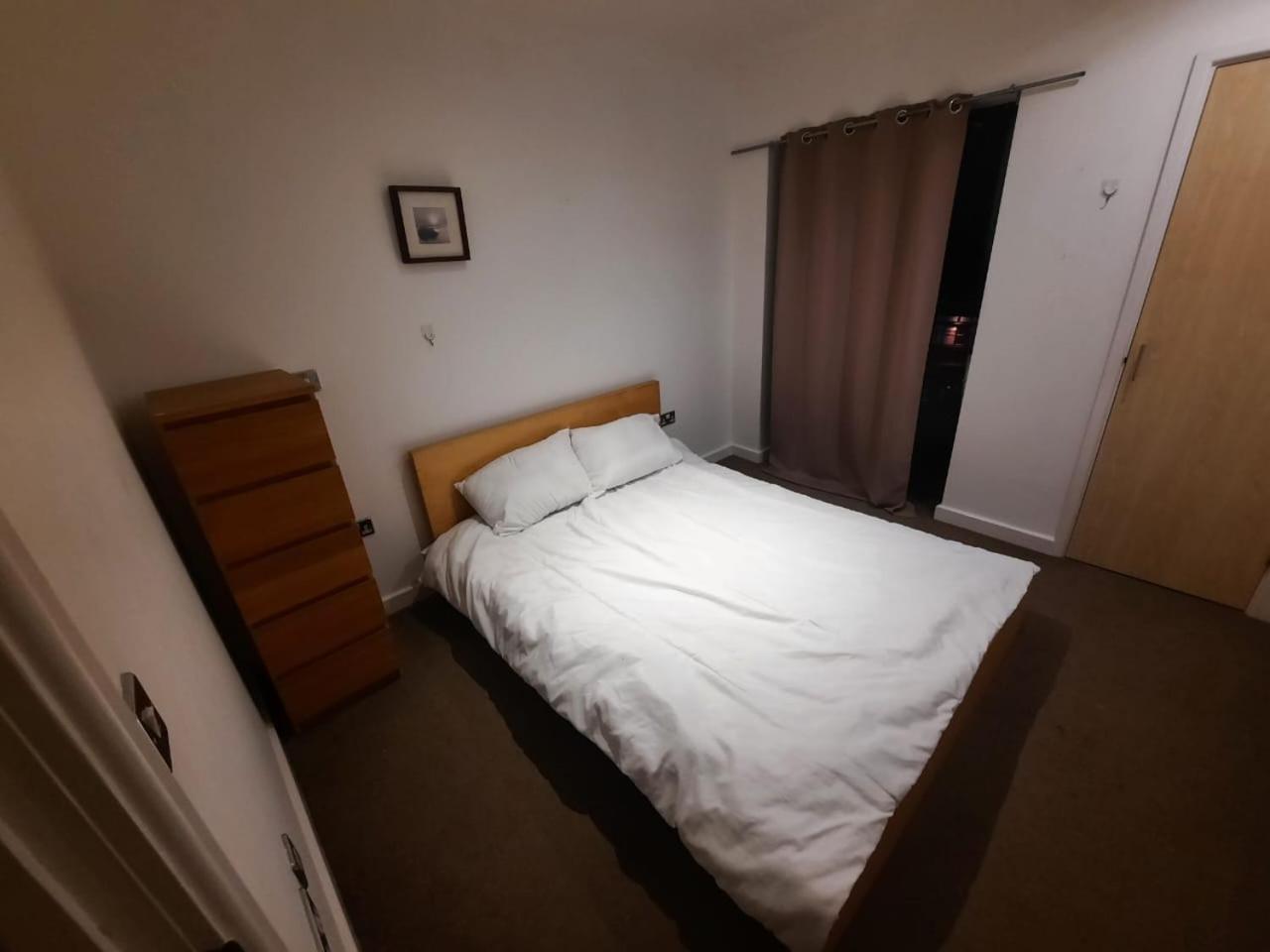 Room In Cardiff City Center - Swiftstay Экстерьер фото